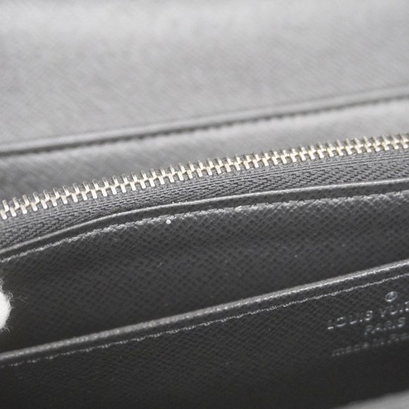 LOUIS VUITTON Black Wallet - Picture 8 of 12